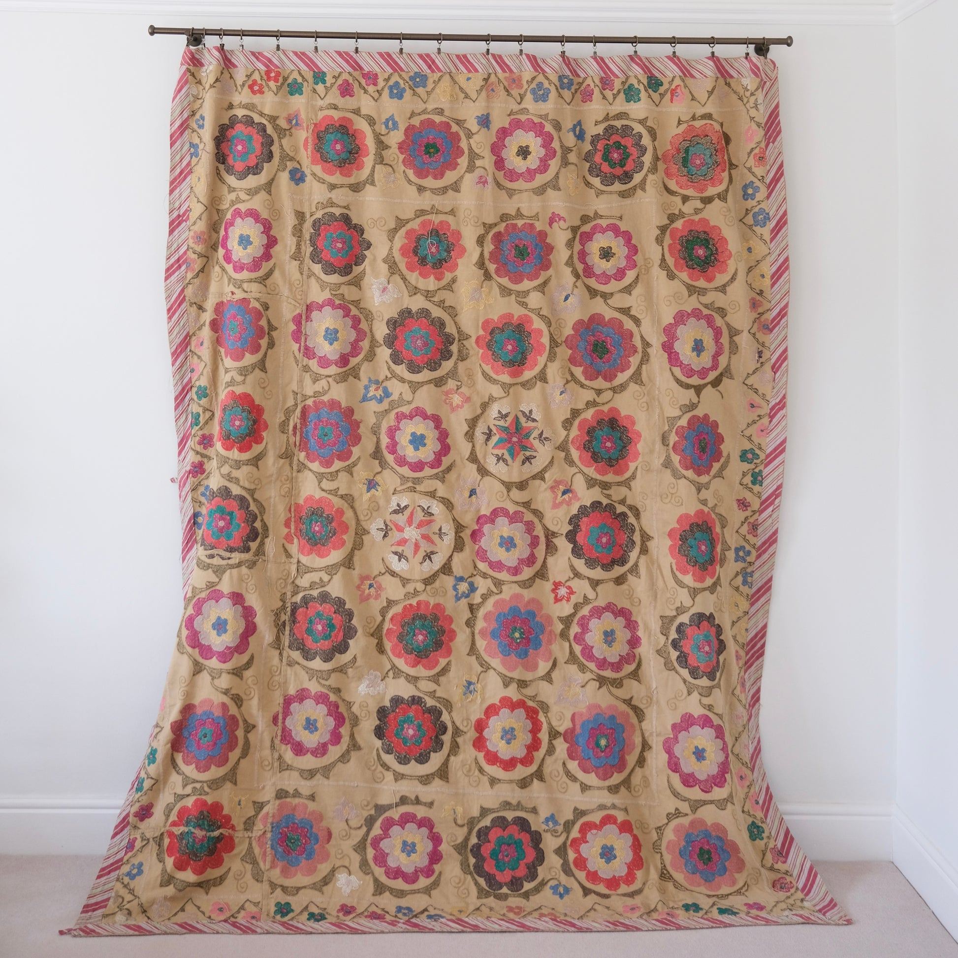 Vintage suzani, embroidered textile and decorative tapestry, large floral design, backside