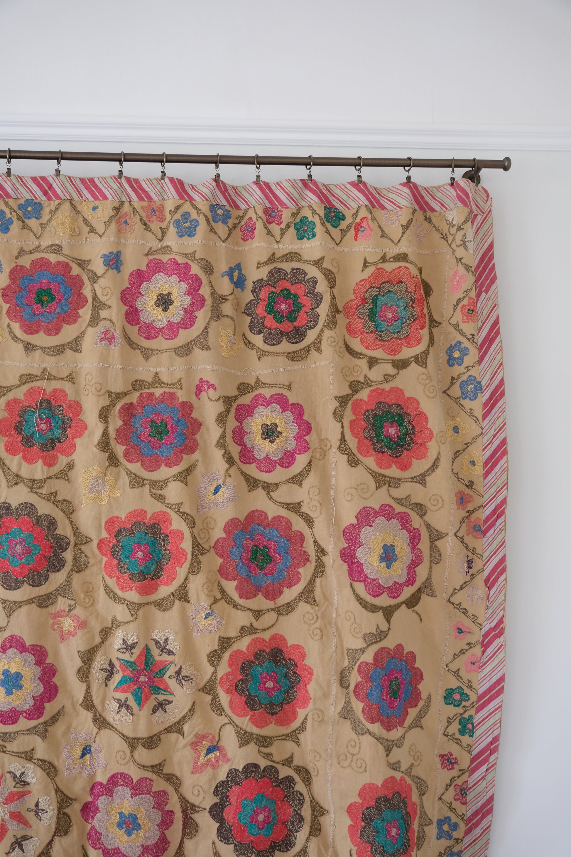 Vintage suzani, embroidered textile and decorative tapestry, large floral design, backside