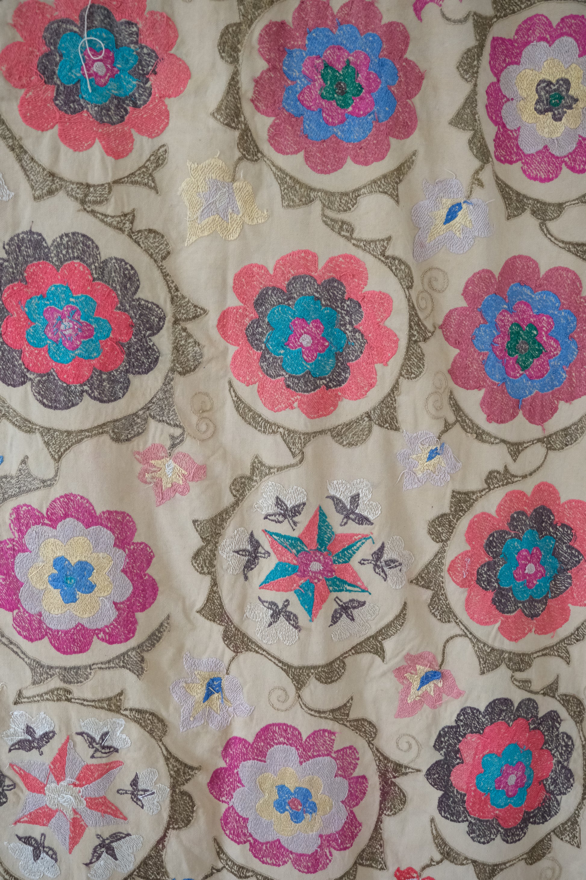Vintage suzani, embroidered textile and decorative tapestry, large floral design, backside